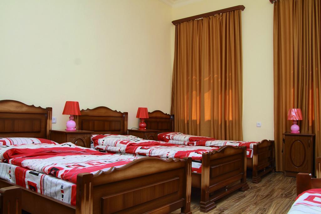 Inter Boutique Hotel Ereván Habitación foto